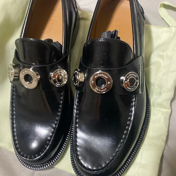 Burberry | Shoes | Burberry Logo Detail Leather Loafers  display picture 3